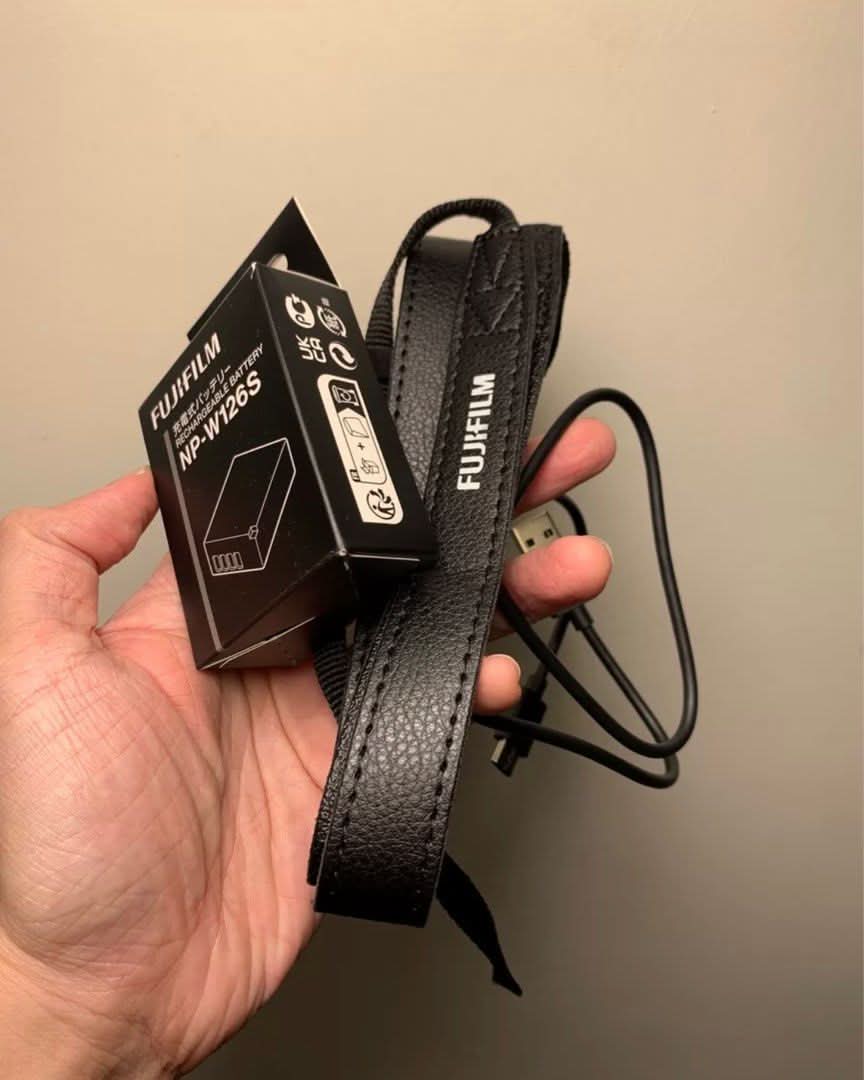 Fuji x100vi with 2 batteries