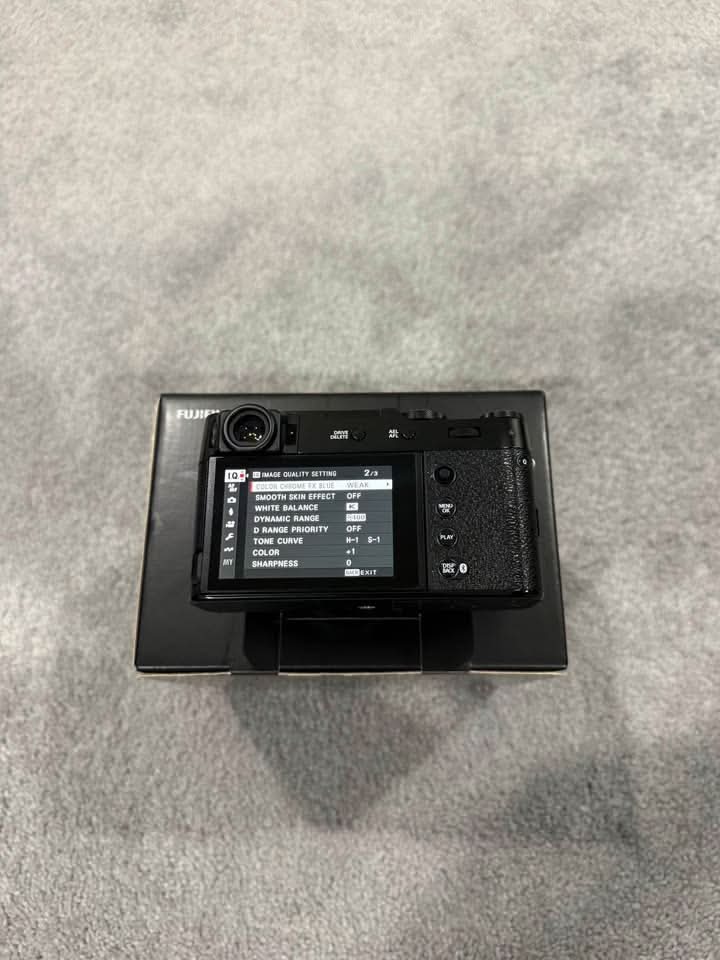 Fujifilm X100VI Black - Great condition with extras