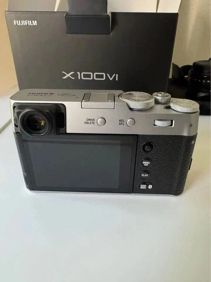 FujiFilm X100VI brand new silver