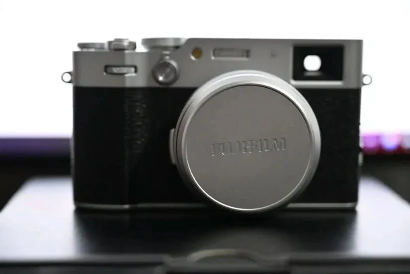 Fujifilm X100VI (Silver) shutter count 200