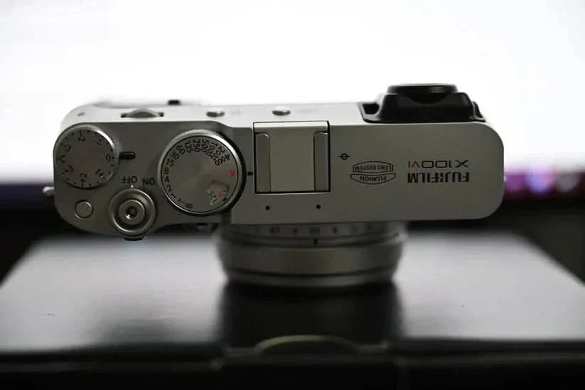 Fujifilm X100VI (Silver) shutter count 200