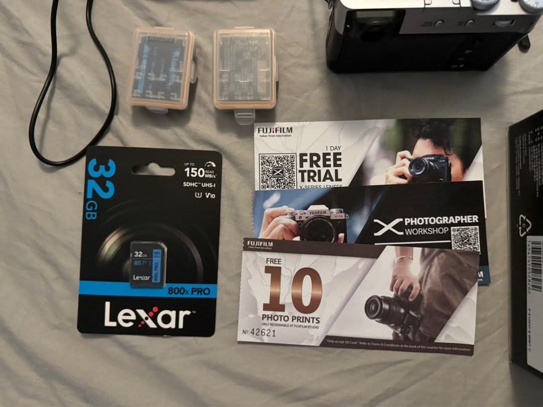 FUJIFILM X100VI [SILVER] WITH ACCESORIES & FREE VOUCHER